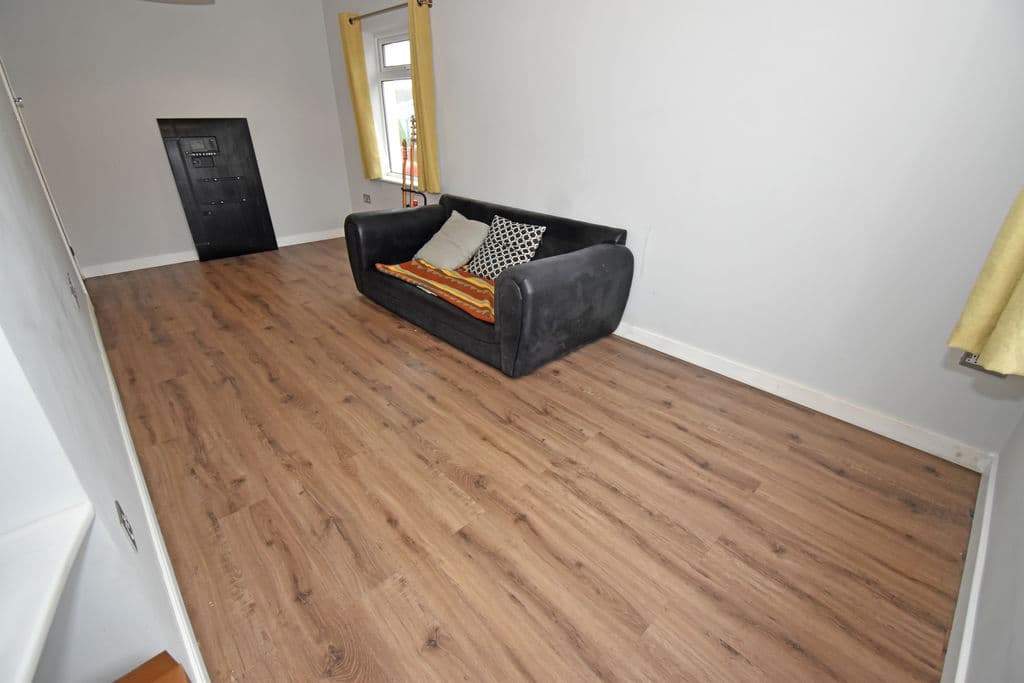 Avalon, Rue Des Francais, Castel